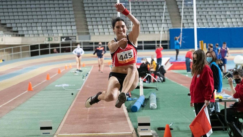 L'Elena Llobera, segona al Campionat de Catalunya en pista coberta