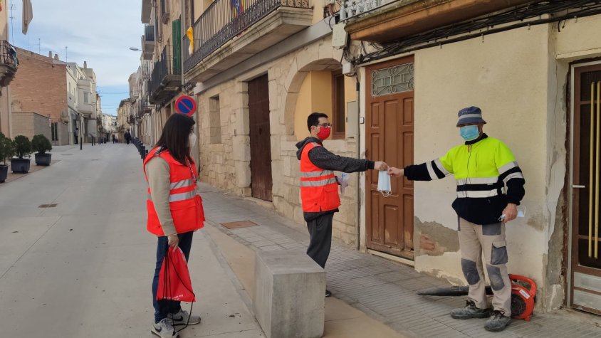 Voluntariat de la Creu Roja Joventut fa campanya de sensibilització
