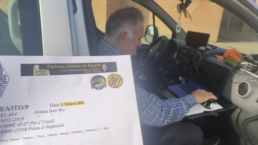 L'Alfons és un radioaficionat que es connecta amb el món