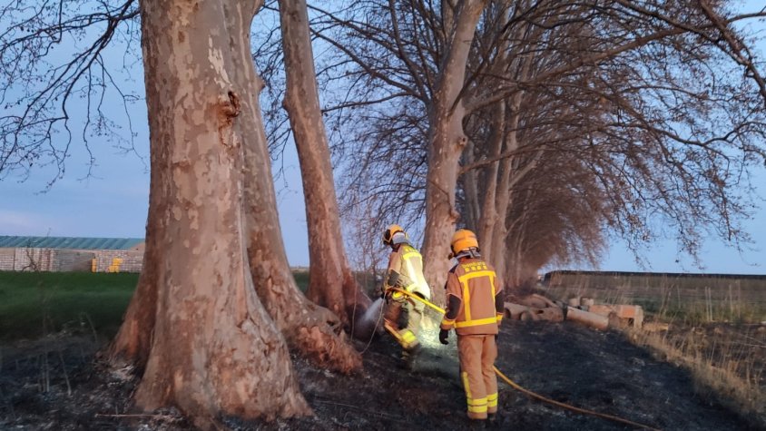 Una crema de rostoll provoca un incendi a la Banqueta de la Séquia Tercera
