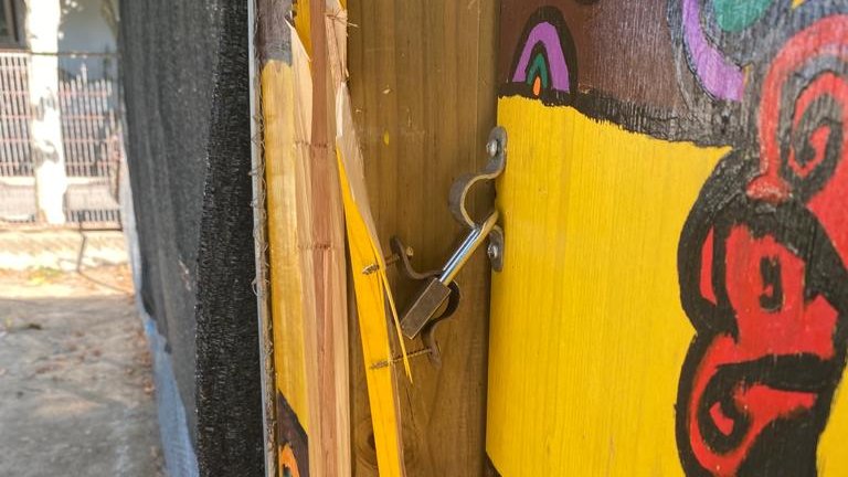 Incivisme al galliner de l'escola