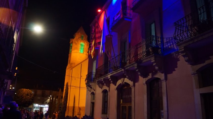 Inauguració del nou enllumenat del campanar i la façana de Casa de la Vila