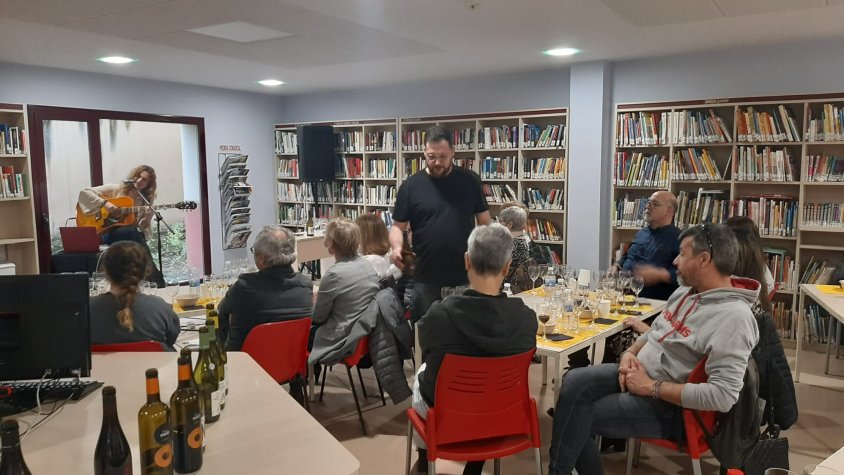 Harmonies de música i vins a la Biblioteca Josep Pont i Gol del Palau d'Anglesola