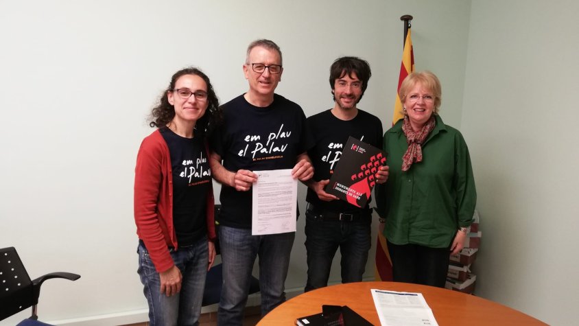 Lliurament del "Llibre de Monuments als Donants de Sang" a l'Ajuntament del Palau d'Anglesola