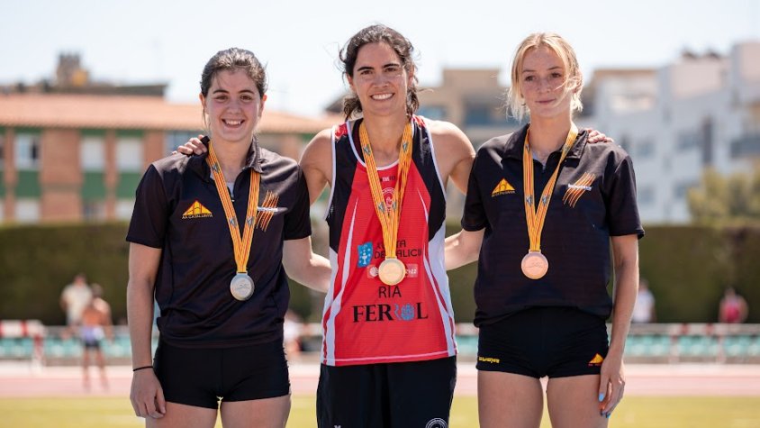 Felicitem l'Elena Llobera: campiona de Catalunya en salt de llargada!