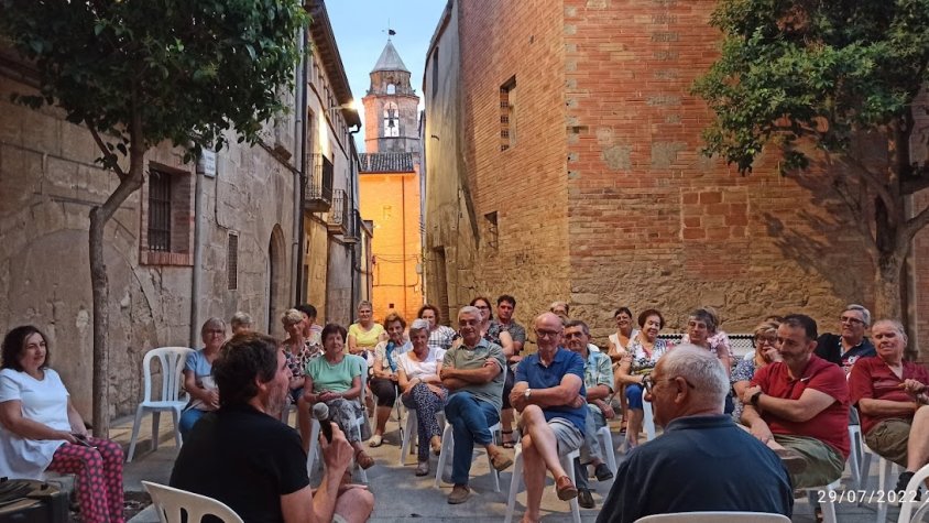 JOAN YEGUAS INAUGURA L’”AULA A LA FRESCA” AMB LA PRESENTACIÓ DEL SEU DARRER LLIBRE