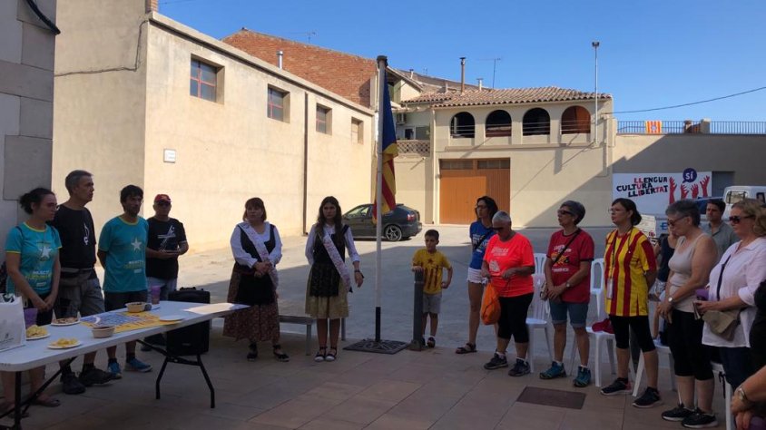 DIADA 11S al Palau d'Anglesola: Caminada  i lectura del manifest 11S