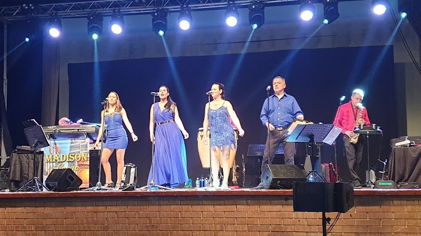 Repic de campanes per donar la benvinguda a la Festa Major del Palau d'Anglesola