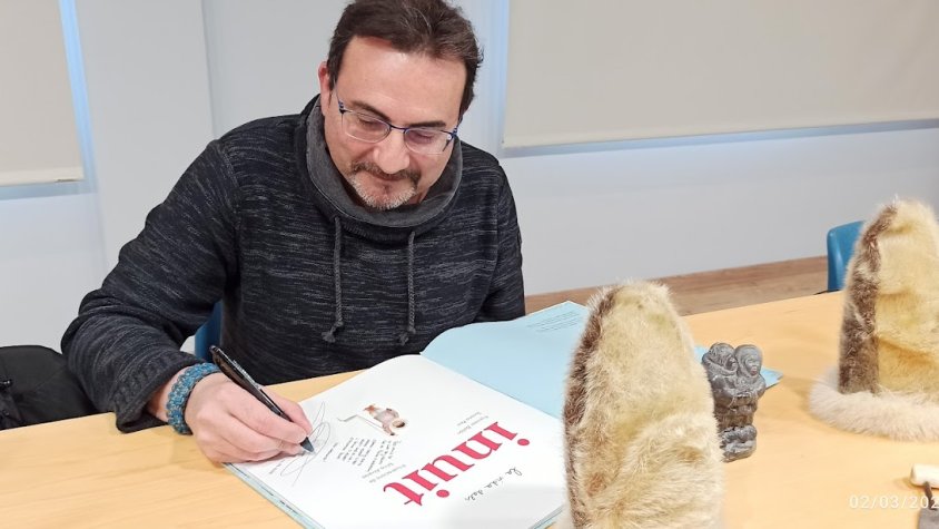 Els Inuit: "La llengua és l'únic instrument que s'esmola amb el seu ús"