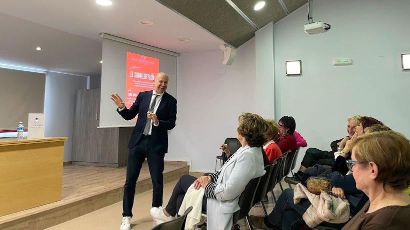 Genís Sinca: "Darrere de l'èxit empresarial de Floïd he descobert un dels principals mecenes del catalanisme durant l'època franquista"