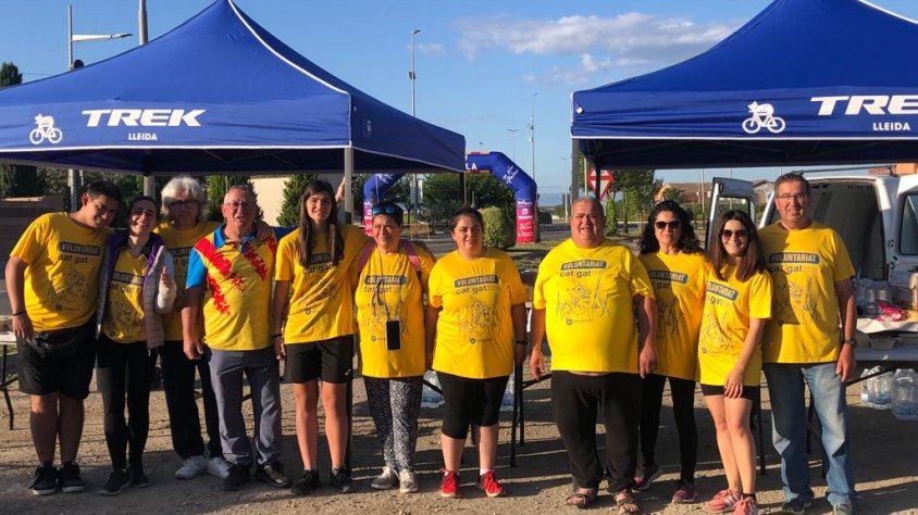 La CatiGat 2023 al seu pas pel Palau d'Anglesola