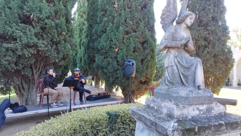 Música al cementeri del Palau d'Anglesola