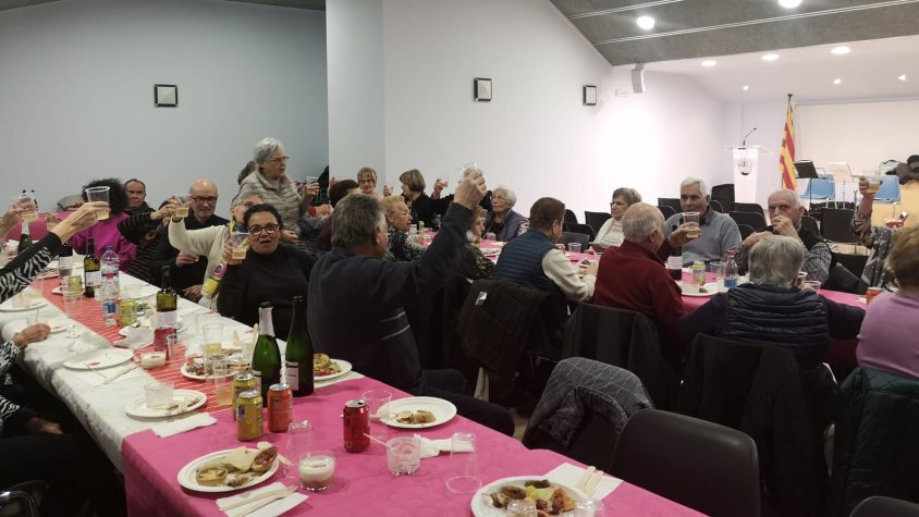 Nadal a la Llar de Jubilats del Palau d'Anglesola: Torronada i pessebre