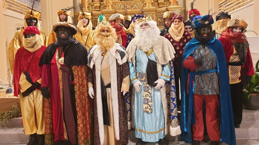 Tres que van sempre plegats, mirant estrelles del cel....