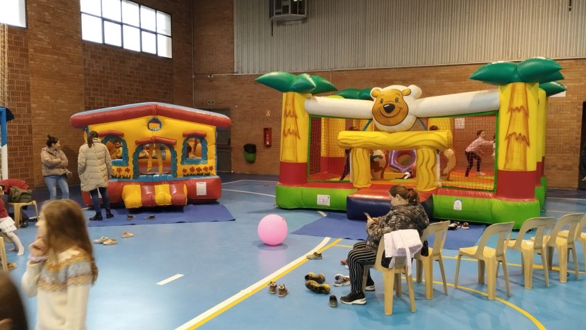 Comença la Festa Major amb repic de campanes i activitats per als xiquets i xiquetes