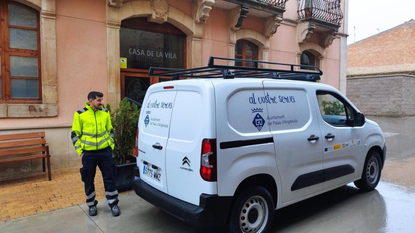 El Palau d'Anglesola estrena furgoneta elèctrica
