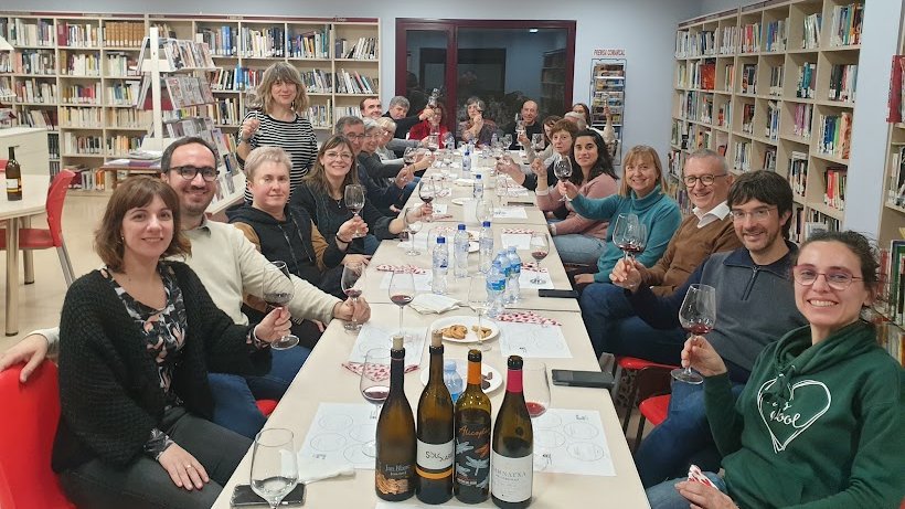 Lletres i vins 2024 a la biblioteca: vins que enamoren
