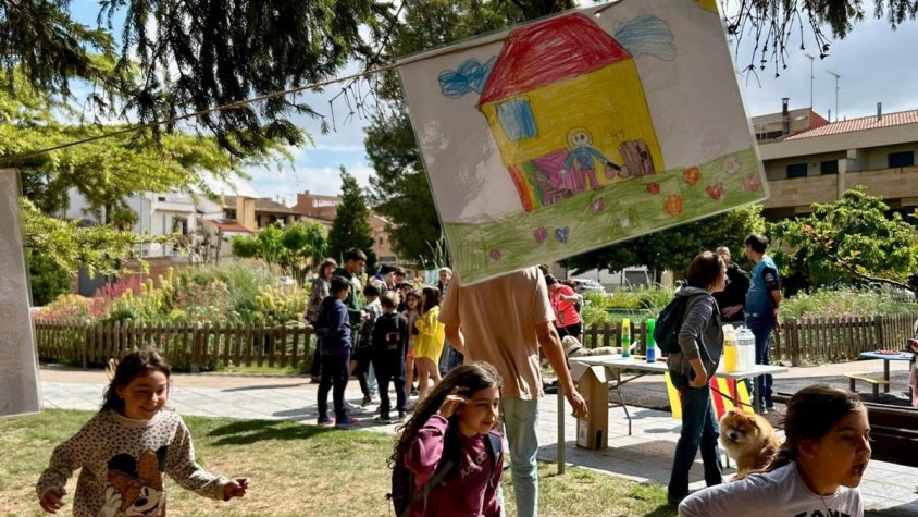 Jornada de sensibilització per recollir excrements de gos