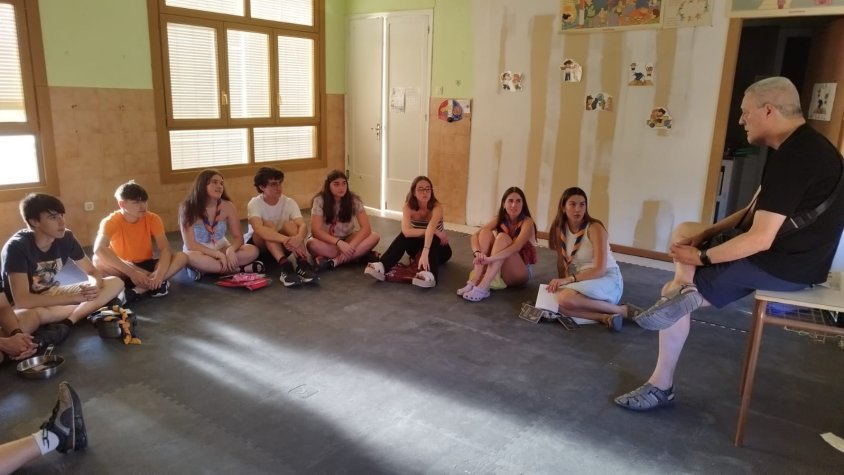Els pioners i caravel·les de l'AEiG Lo Merlet preparen el Camí de Sant Jaume