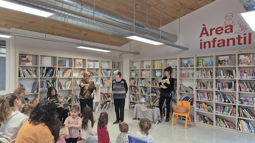 Contacontes amb pa, vi i sucre a la Biblioteca Josep Pont i Gol