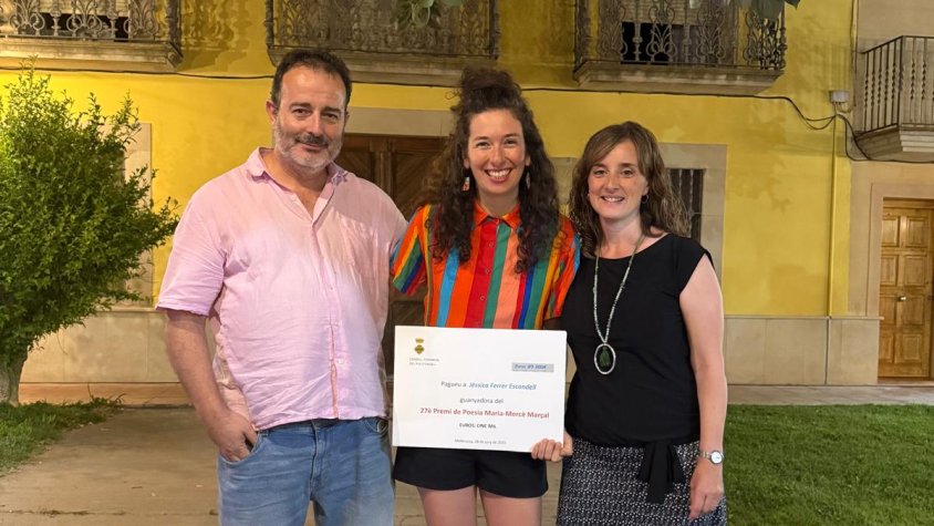 L'eivissenca Jèssica Ferrer Escandell s'emporta el Maria-Mercè Marçal en l'edició més emotiva