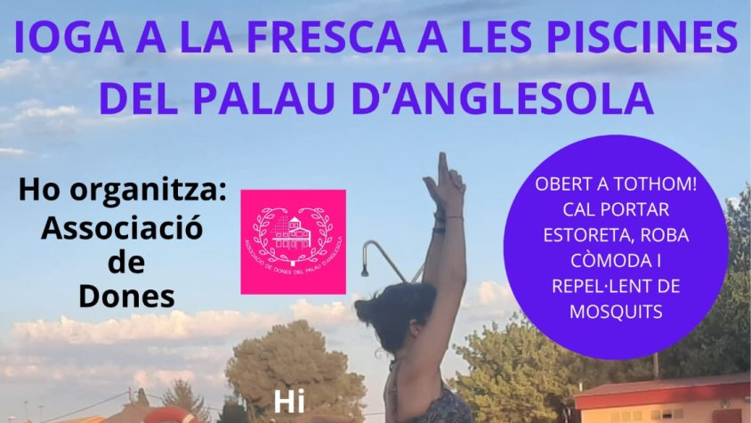 Ioga a la fresca a les piscines del Palau d'Anglesola