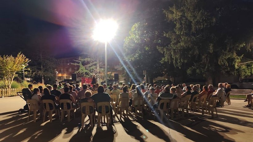 Estiu - Sopar a la fresca i actuació de la humorista Mayte Carreras