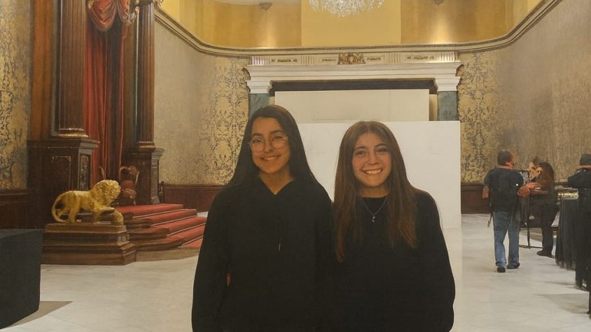 La Blau i l'Iris, membres del Consell de Participació Adolescent (CPA) han participat en la celebració dels 10 anys del CNIAC