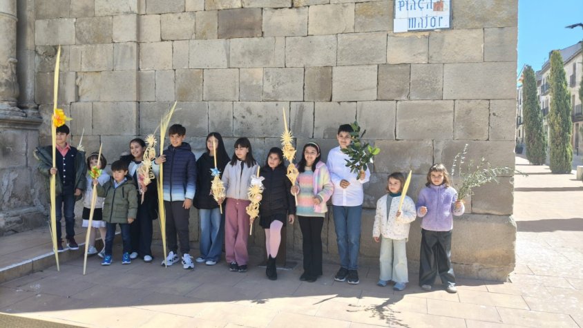 El Palau d’Anglesola viu un Diumenge de Rams de germanor i solidaritat